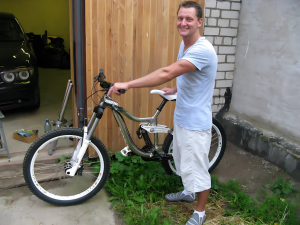 Дзяніс Яўгеньевіч Харунжы